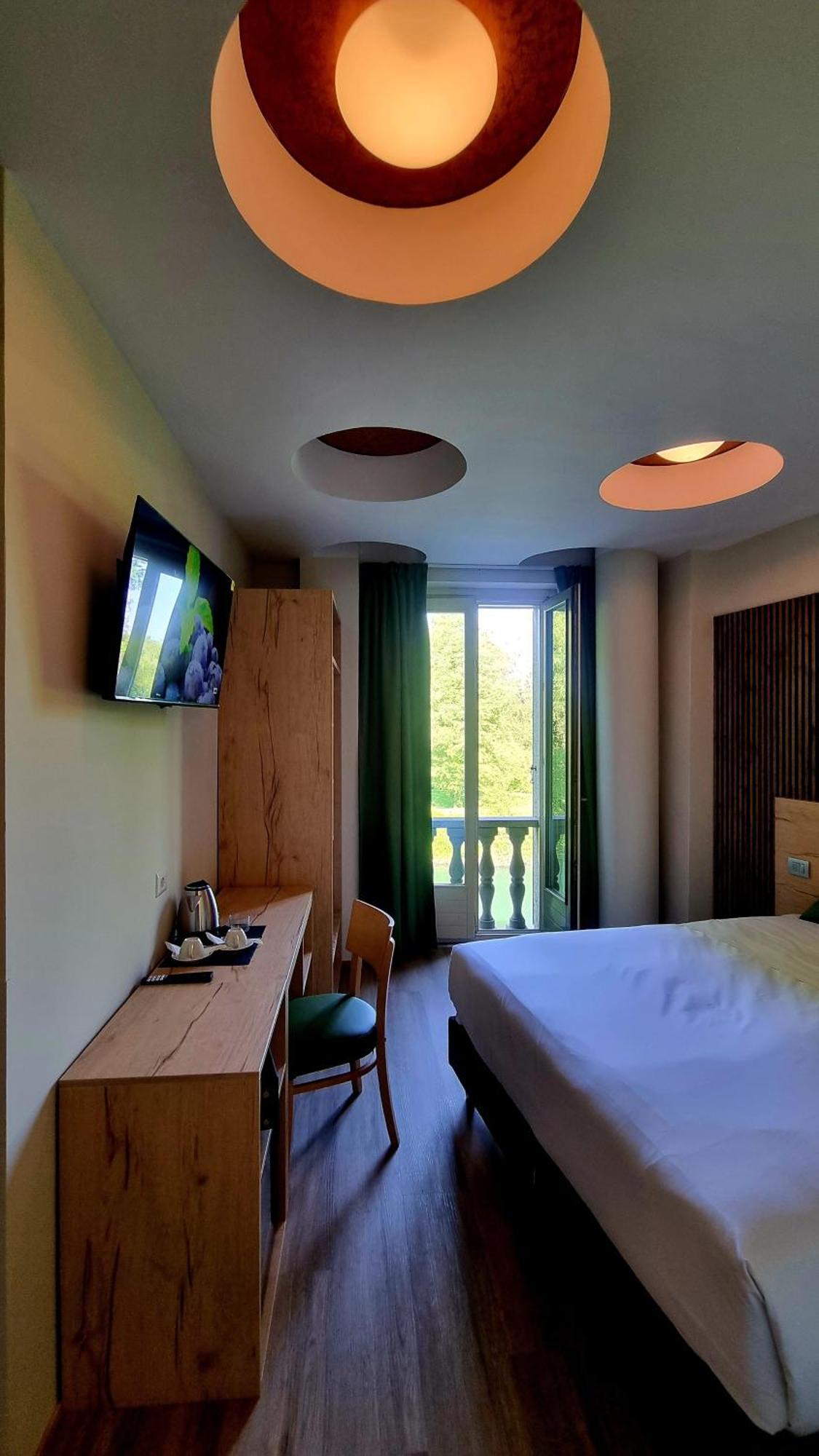 Botanique Hotel Vergani Fara Gera d'Adda ภายนอก รูปภาพ